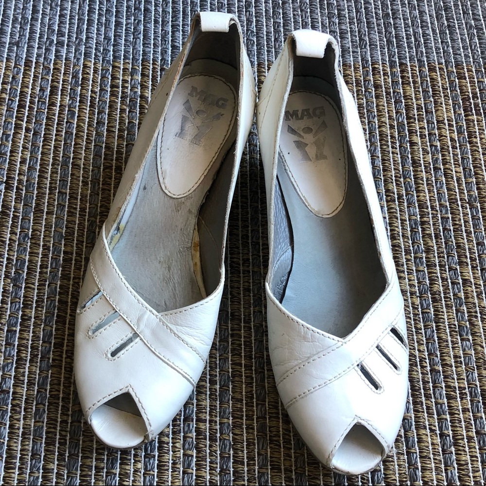 MAG Netherlands European design white leather retro style heels shoes 7.5 8